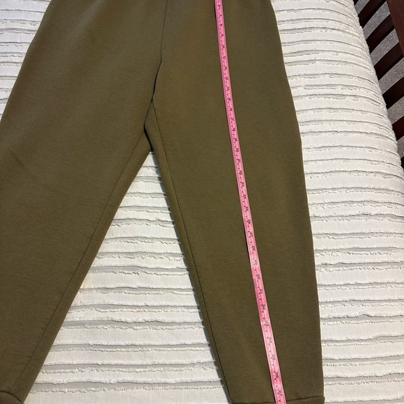 Zenana Outfitters Olive Fleece 2PC Sweatshirt and Pants Set - Picture 4 of 12